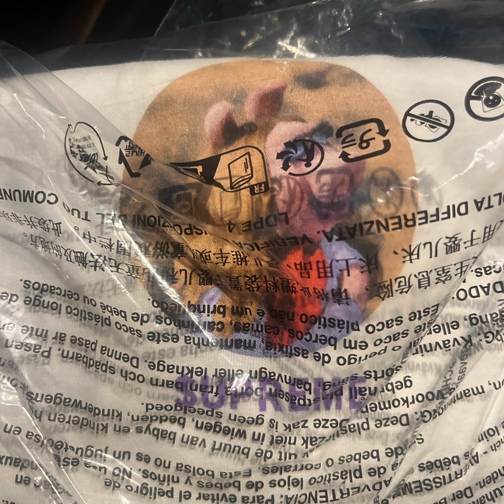 size piggy supreme shirt size small